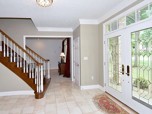 3rd image of 104 Searight Dr