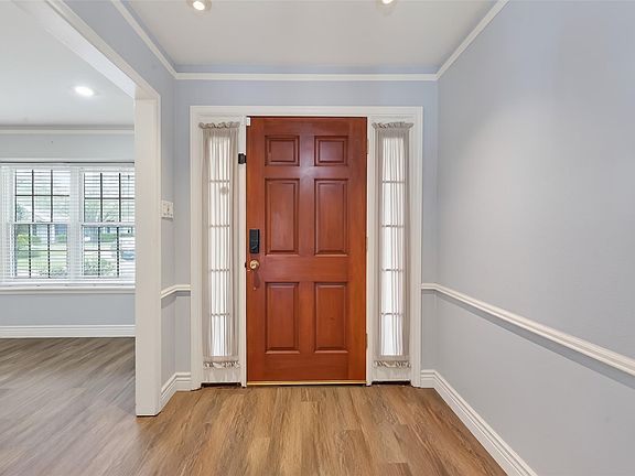 5th image of 906 Pear Tree Ln