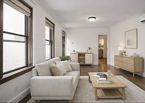 170 E 2nd St #2D Photo 1