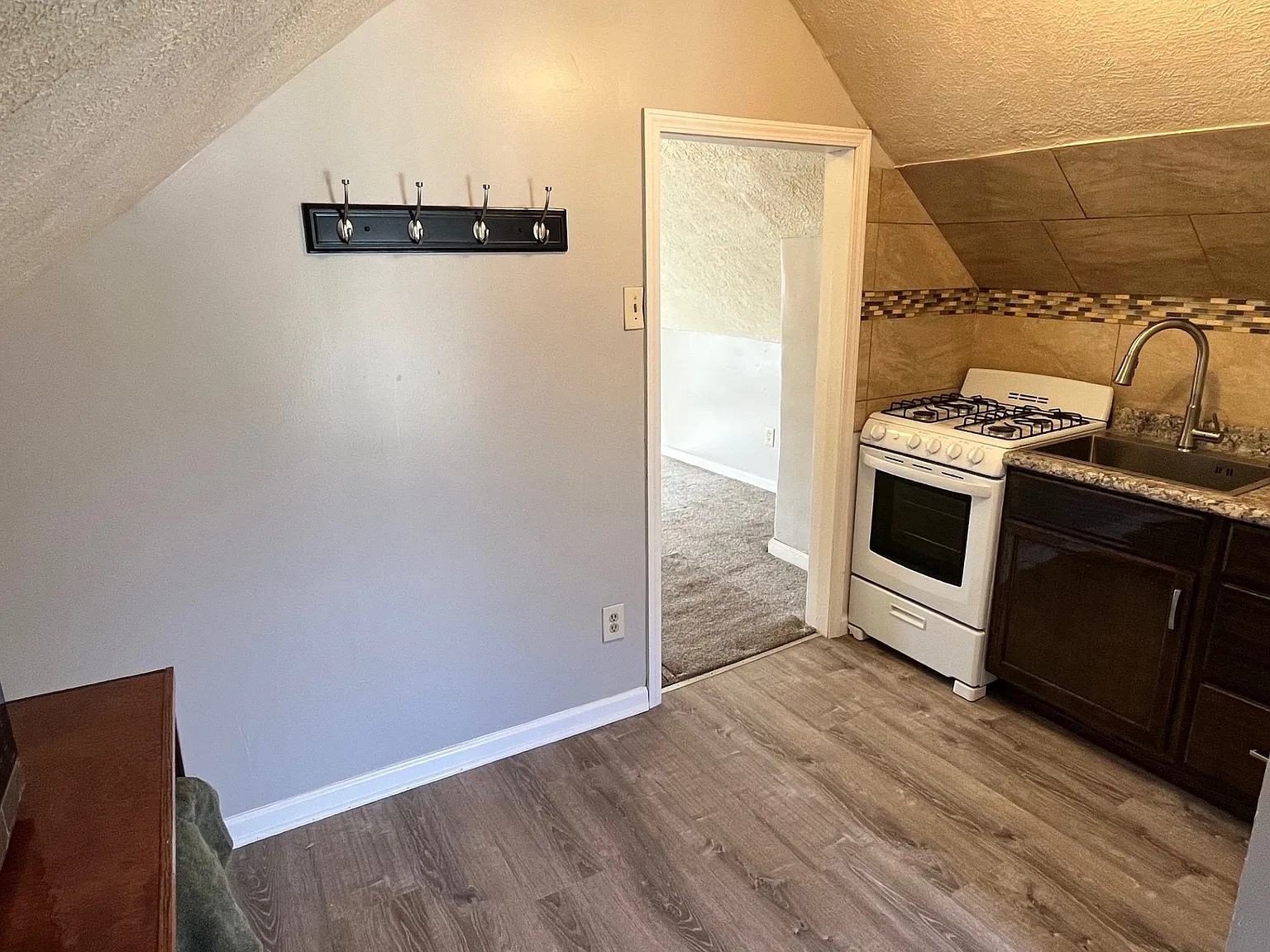 1 bed, 400 sqft, $625 — Photo 3