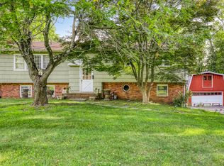 8 Marjorie Dr, Suffern, NY 10901