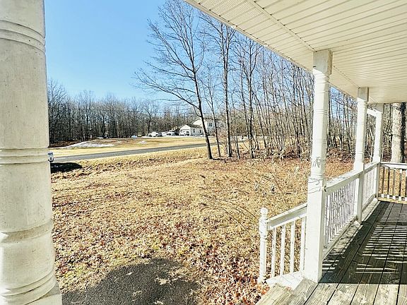 5th image of 127 Spruce Run Dr