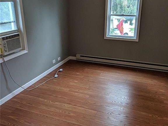 2nd image of 2 Wagener Ct