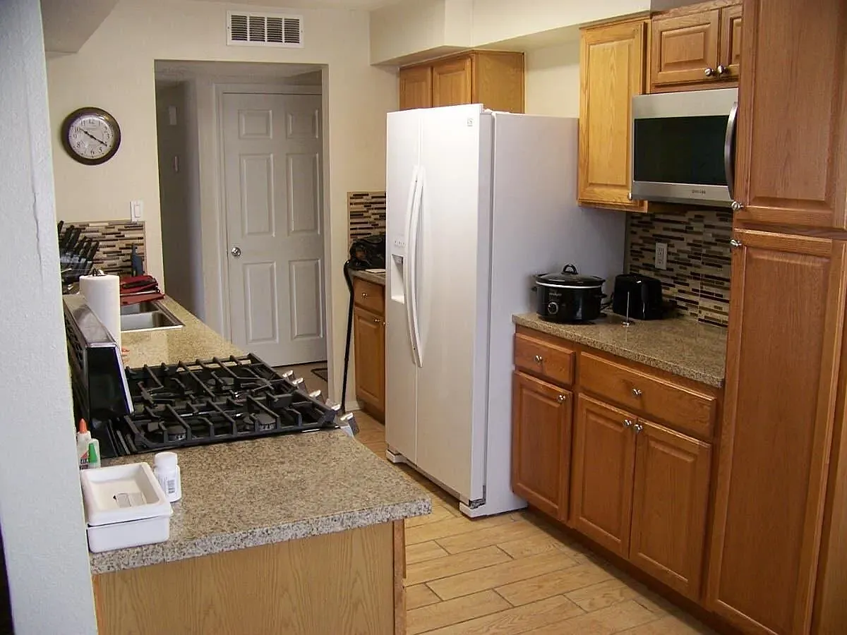 3 bed, 1220 sqft, $1,995 — Photo 3