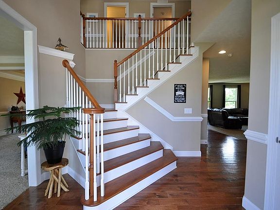 3rd image of 3059 Clearbrook Dr