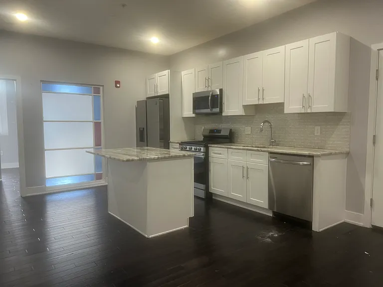 302 Richmond St #27A — Photo 2