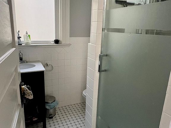 2nd image of 960 Greenwich St #960