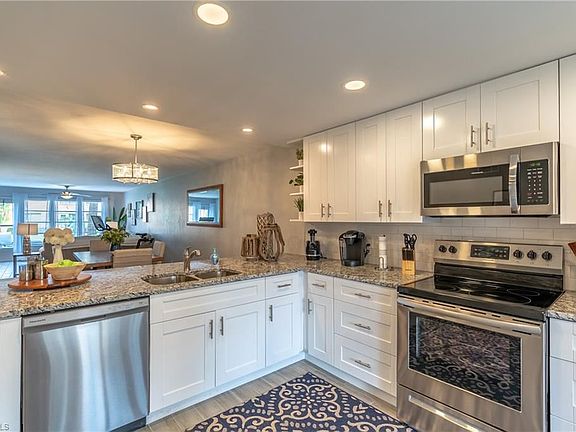 4th image of 4070 Looking Glass Ln #3105