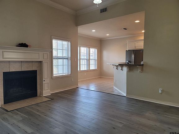 5th image of 809 Keble Ln
