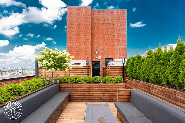 Rented by MySpaceNYC | media 36