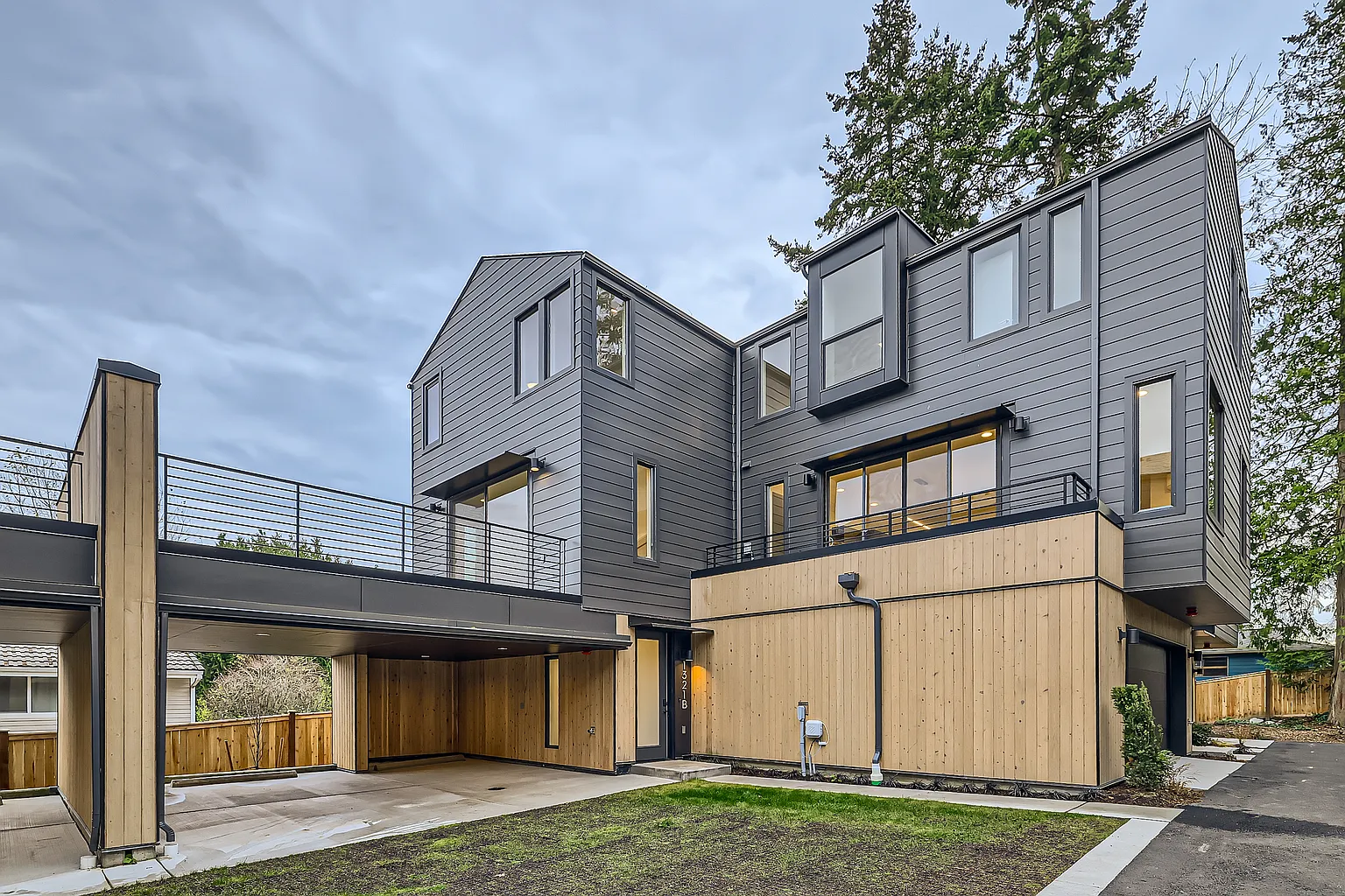 1327 N 185th C Shoreline #C photo 1