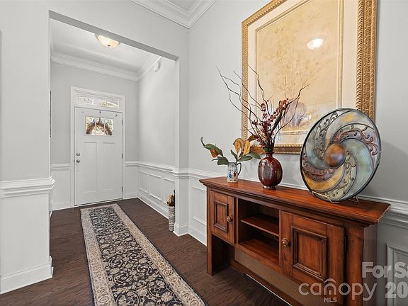 4th image of 7040 Chrysanthemum Rd