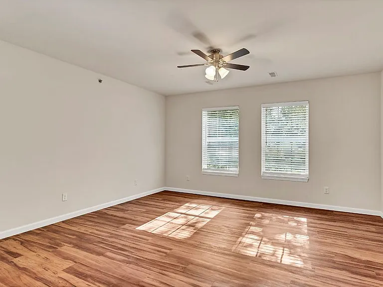 1112 Bertling St #5 — Photo 4