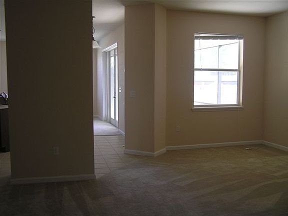 3rd image of 405 Peter Pan Blvd
