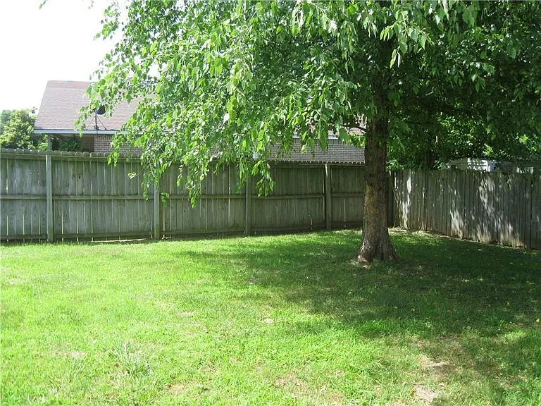 3008 Levi Ln — Photo 14