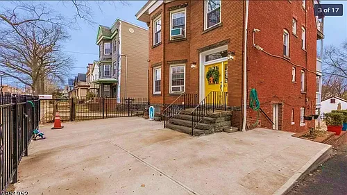 125 Sylvan Ave #1 Photo 1