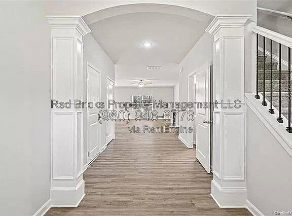 2nd image of 4433 Cecilia Ln