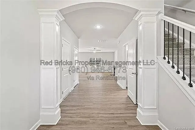 4433 Cecilia Ln — Photo 2