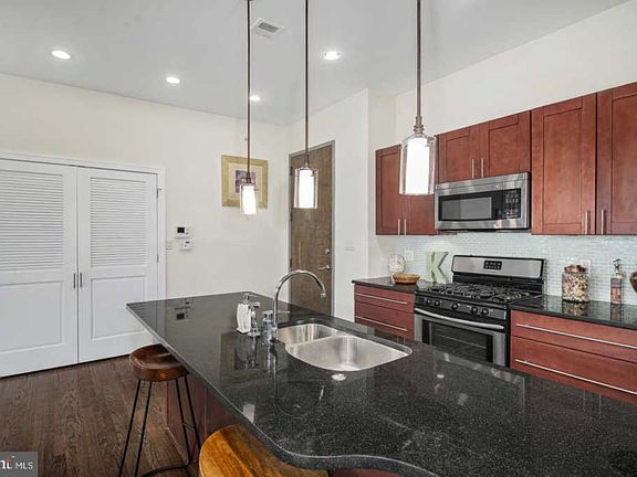5th image of 1526 N 2nd St APT 6