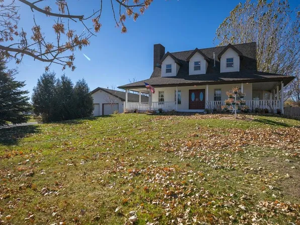 27 Longhorn Dr, Cody, WY 82414