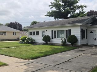 207 Grandview Ave, Waupun, WI 53963