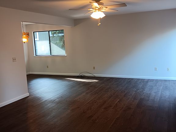 5th image of 3238 Heights Dr
