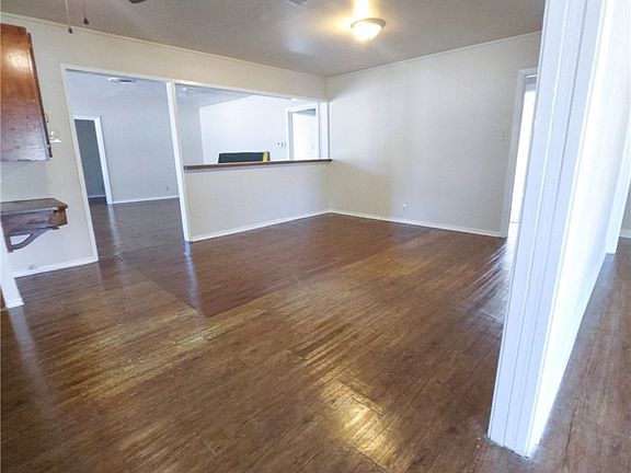 4th image of 2006 N Wheeler St