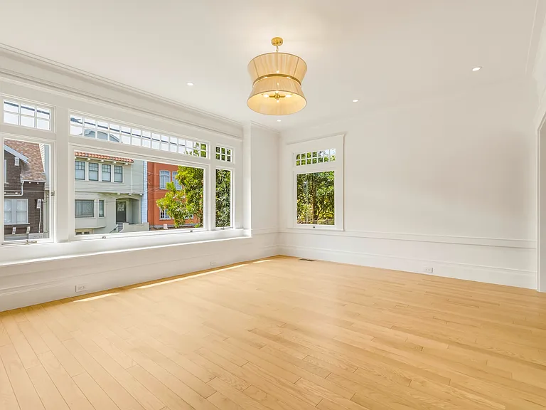 244 16th Ave — Photo 3