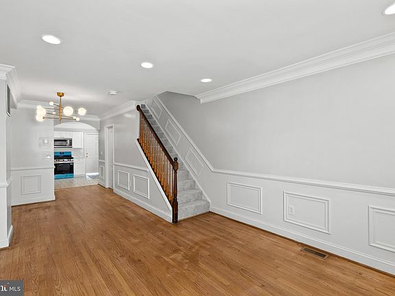 3rd image of 501 N Port St