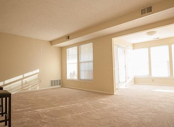 3rd image of 9387 Horse Castle Ct Unit 805