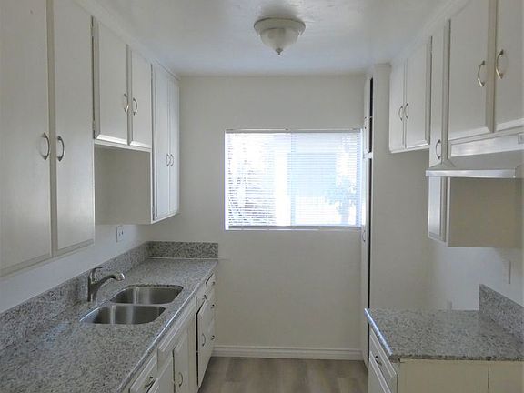 2nd image of 1856 Pacific Ave APT 6