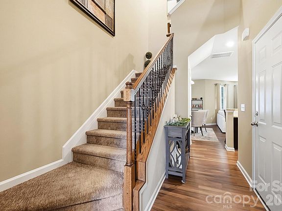 3rd image of 509 Common Raven Ct