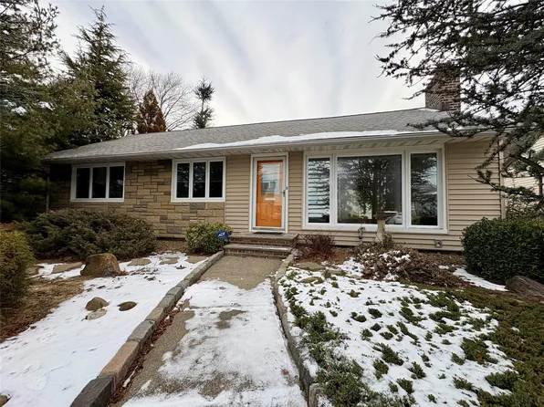 5 N Henry Street, Valley Stream, NY 11580