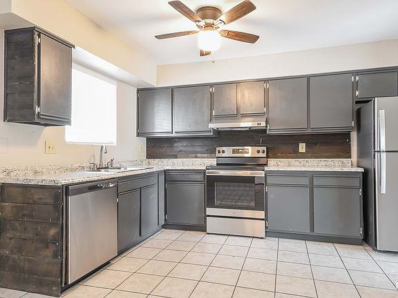 2nd image of 1101 W Campo Bello Dr