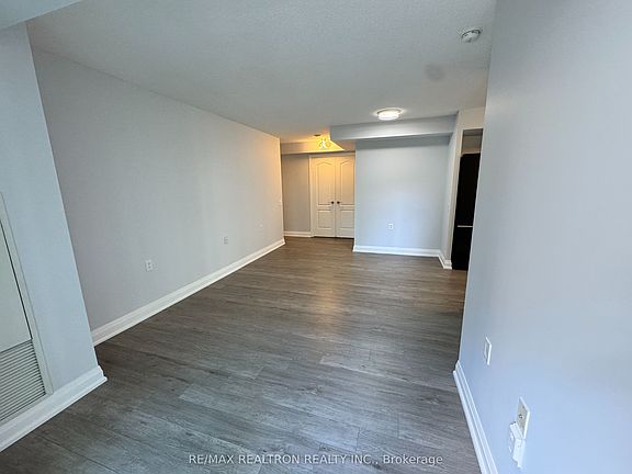 4th image of 21 Hillcrest Ave #305