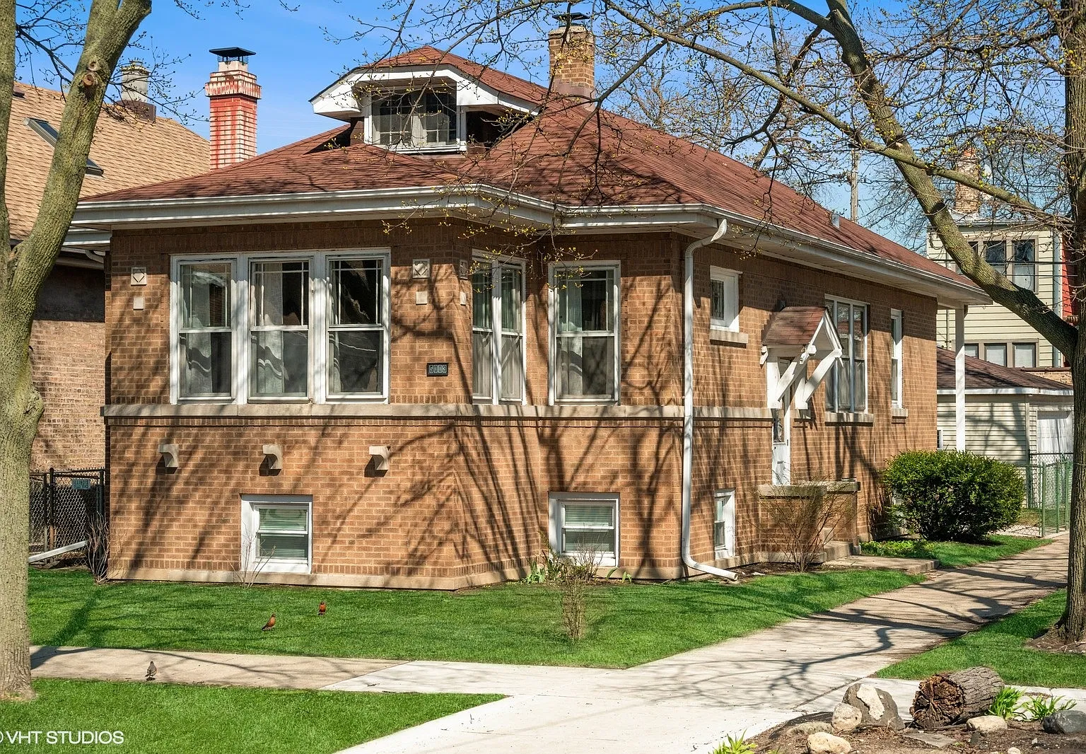 5003 N Hamlin Ave — Photo 1