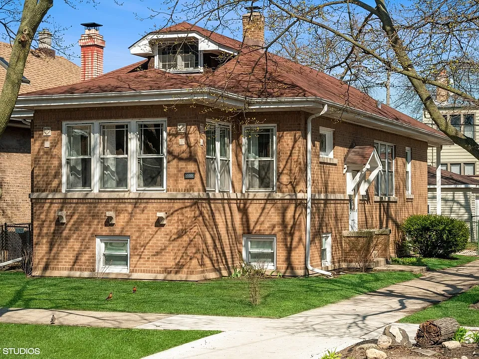 5003 N Hamlin Ave