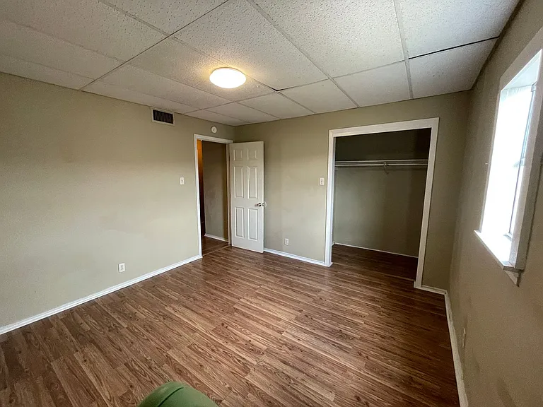 102 S Commonsway Dr #C — Photo 15