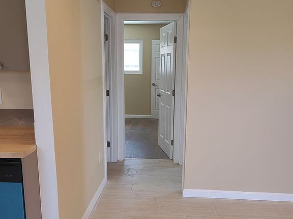 3rd image of 5280 Groveland Dr #2