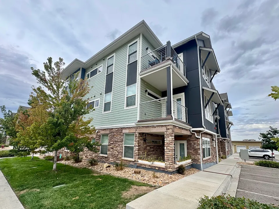 210 S Cherrywood Dr #201