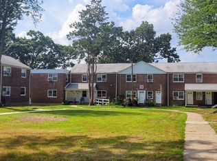 37B 16th Ave #B, Elmwood Park, NJ 07407