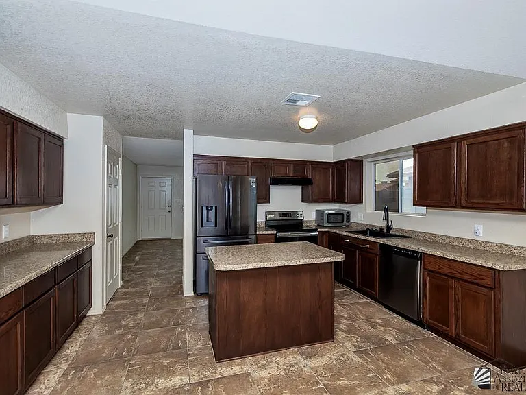 7120 E 36th Pl — Photo 7