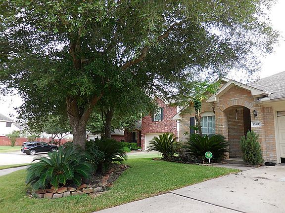 2nd image of 16311 Redwicke Ln