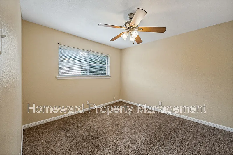 3 bed, 2.0 bath, 1663 sqft, $2,000 — Photo 4
