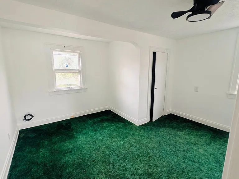A charming 3-bedroom, 1-bathroom in Maple Heights — Photo 6