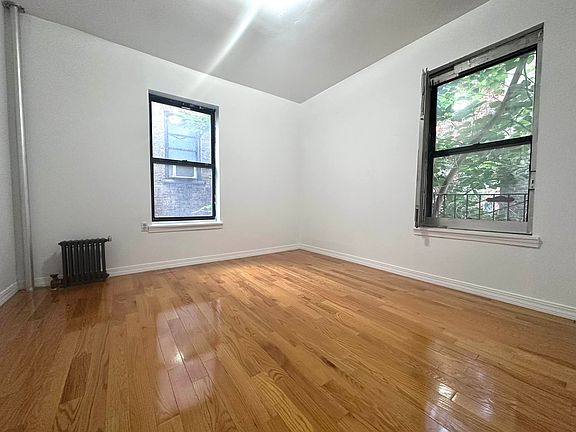 4th image of 549 Isham St APT 26