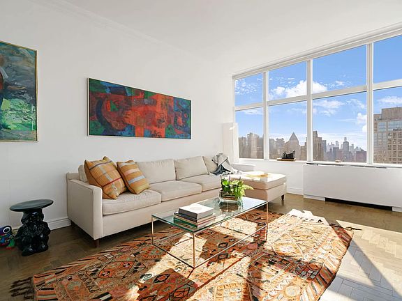 4th image of 160 W 66th St APT 52E