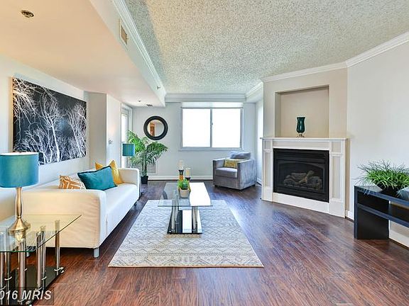 3rd image of 1276 N Wayne St APT 1111