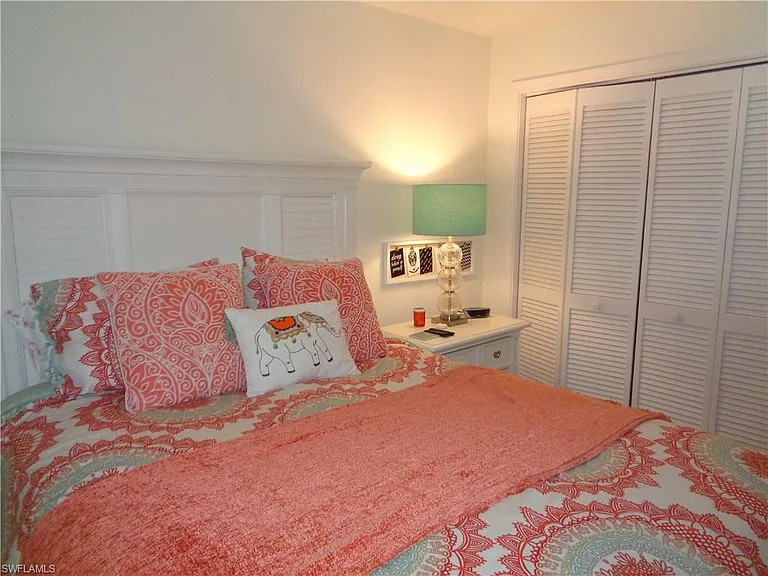 6270 Bellerive Ave #3 — Photo 20