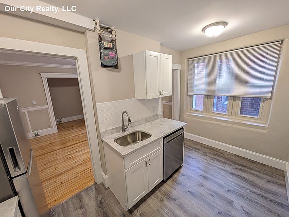 4th image of 8 Craigie Cir APT 25